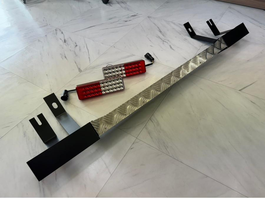 新型ジムニー　JB64/74　リアバンパーType-S　LEDテールランプ付きセット
